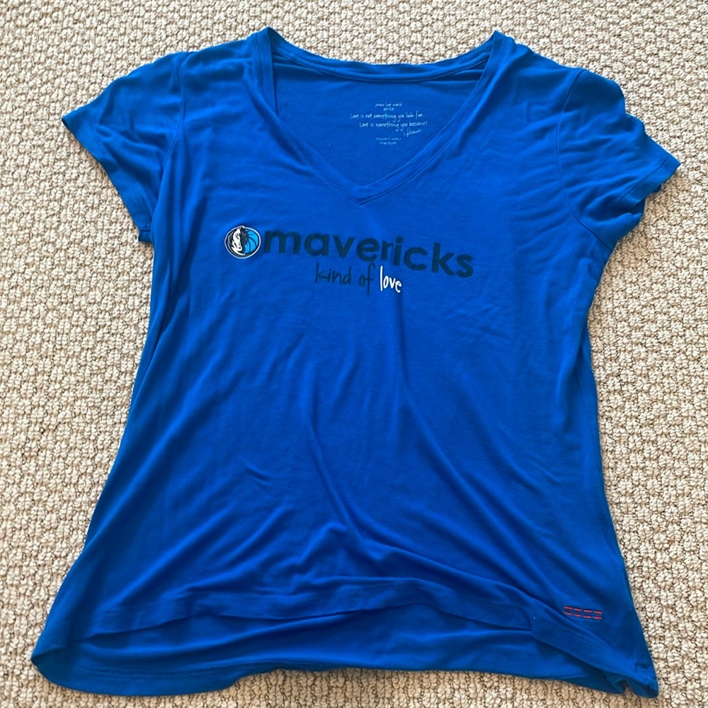 Dallas Mavericks women tee